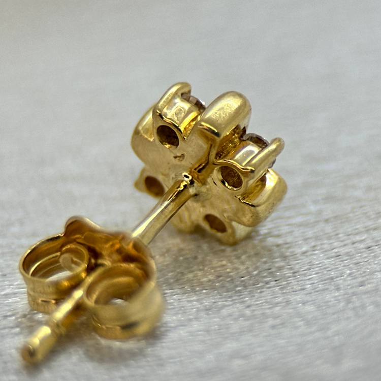 18K Diamantörhängen i Korsdesign - 0,12ct