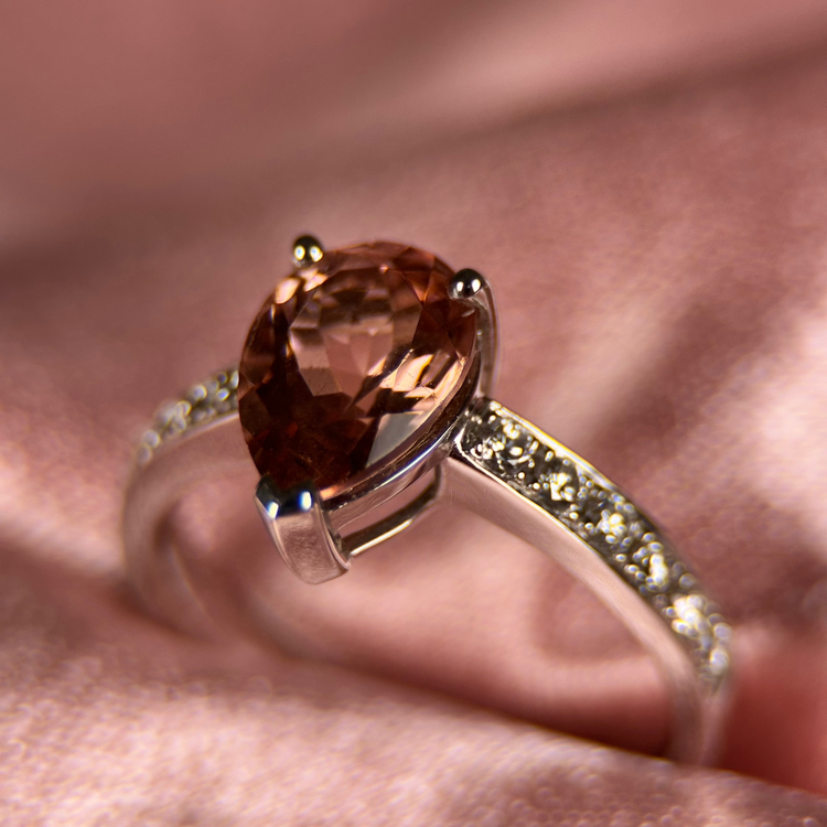 14K Rosa Turmalin och Diamantring