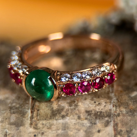 14K Roséguld Tsavorit Cabochon-Ring med Rubin och Diamanter