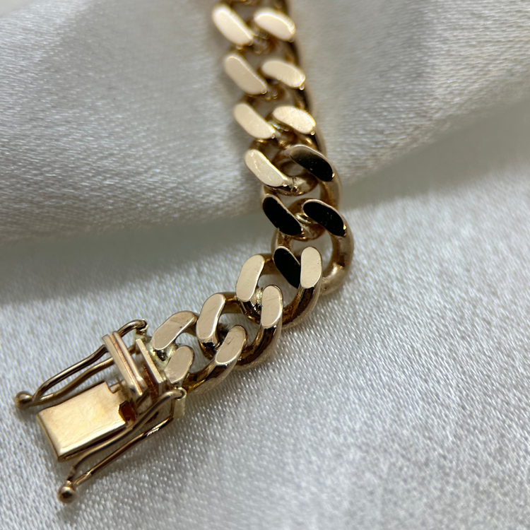 18K Flat Curb Link Bracelet – 25.1g, 21cm