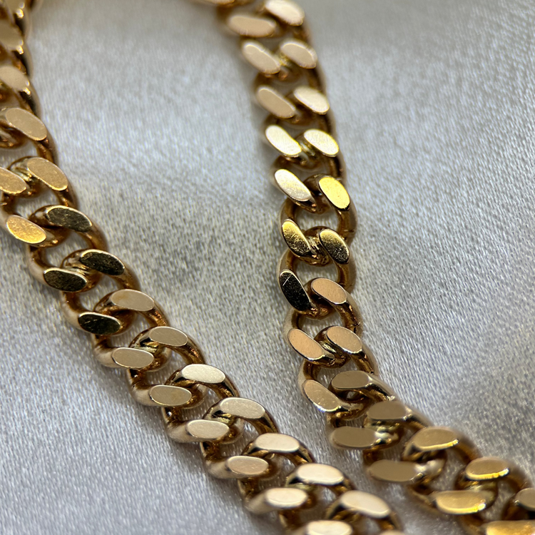 18K Flat Curb Link Bracelet – 25.1g, 21cm