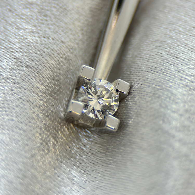 18K Diamanthänge F-G/VS, 0.30ct
