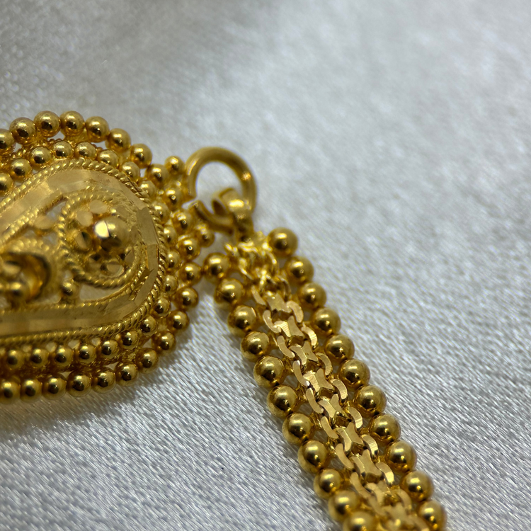 22K Indian Choker in Filigree Design - 26.2g