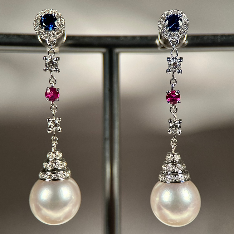 14K Akoya Pärlörhängen med Rubin, Safir & Diamanter