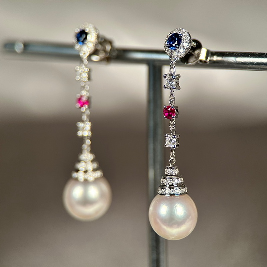 14K Akoya Pärlörhängen med Rubin, Safir & Diamanter