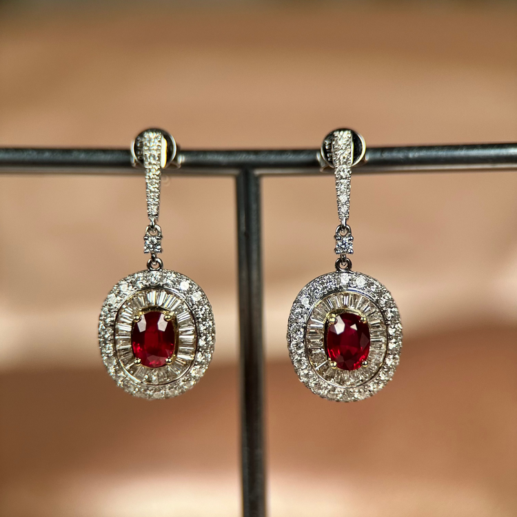 18K Obehandlade Rubin & Diamant Halo Drophängen