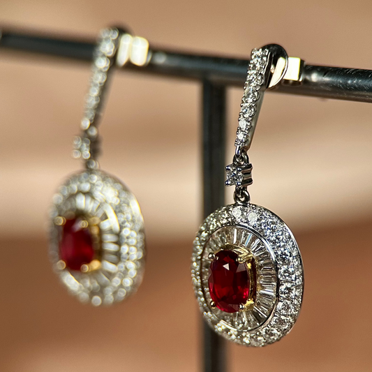 18K Obehandlade Rubin & Diamant Halo Drophängen