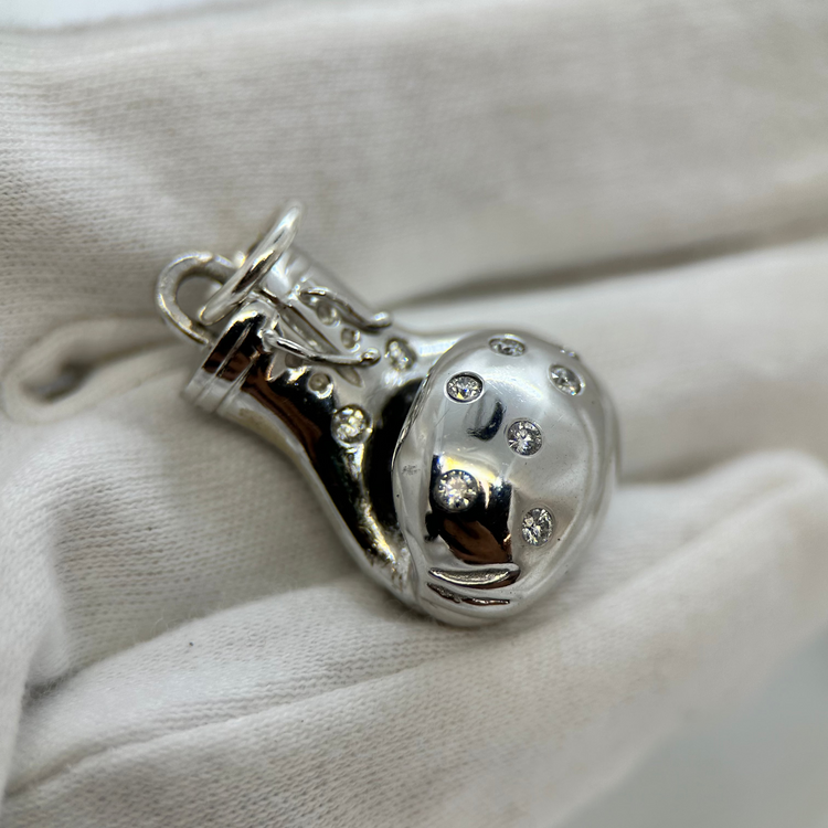 18K Diamantboxningshandske Hänge