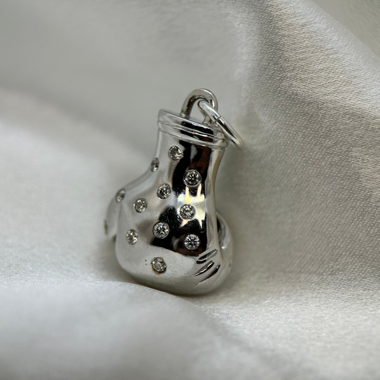 18K Diamantboxningshandske Hänge