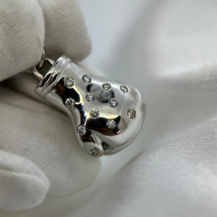 18K Diamantboxningshandske Hänge