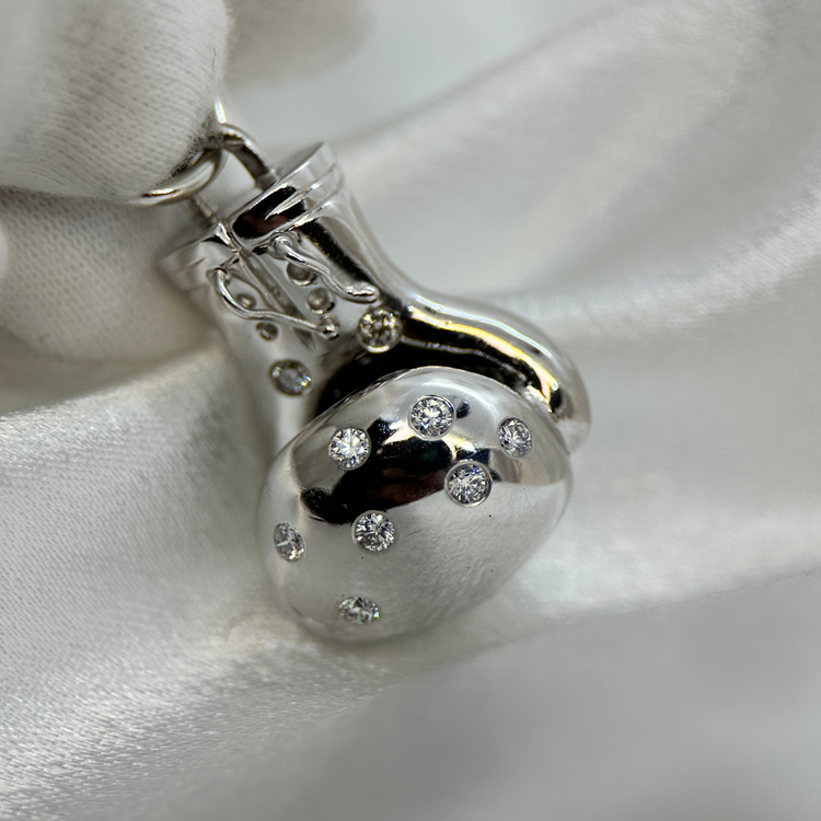 18K Diamantboxningshandske Hänge