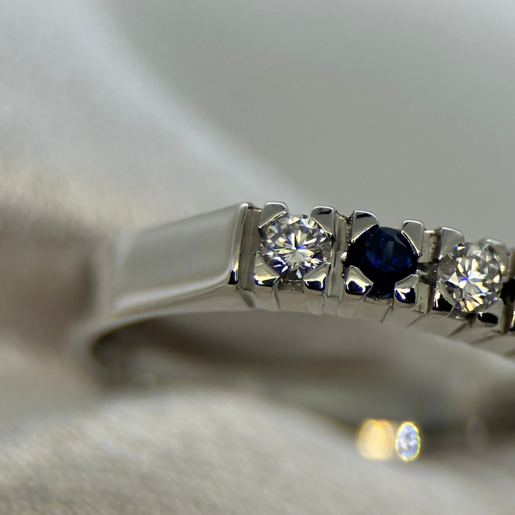 18K Safir och diamantring - 0.15ct