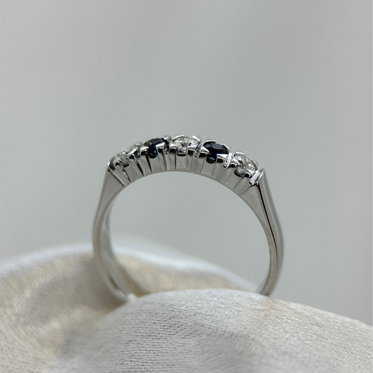 18K Safir och diamantring - 0.15ct