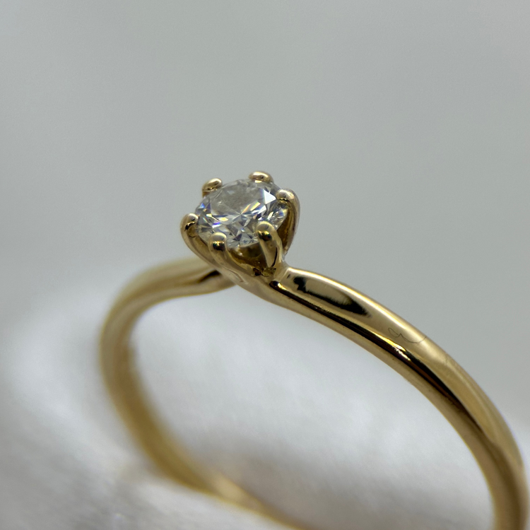 18K Enstens diamantring, 0.20ct