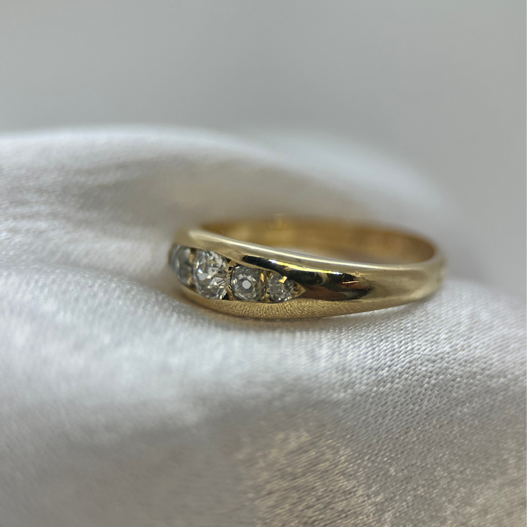 18k Guldring med 5 Diamanter - Storklek 55