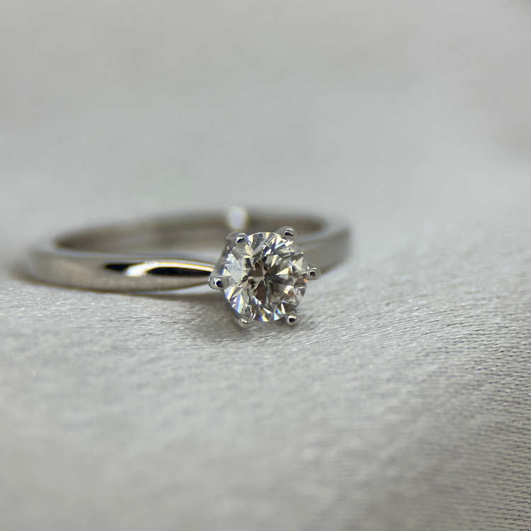 18K Enstensring 0,50 ct från Jarl Sandin - GIA certifierad