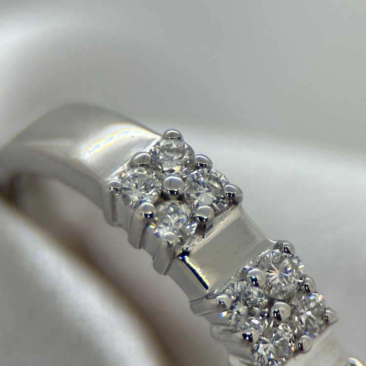 18K Kluster Diamantring 0.36ct - storlek 54½