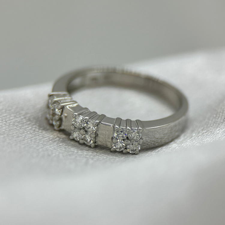 18K Kluster Diamantring 0.36ct - storlek 54½