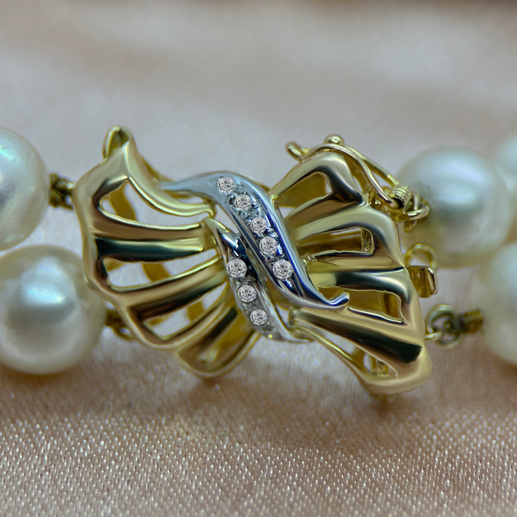 Armband med Odlade Pärlor, Diamanter och 14K Guld