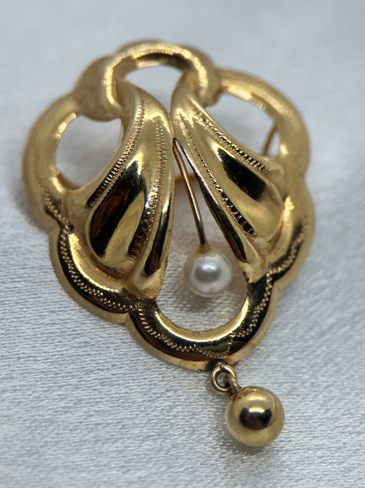 Brosch i 18K Guld med Odlad Pärla