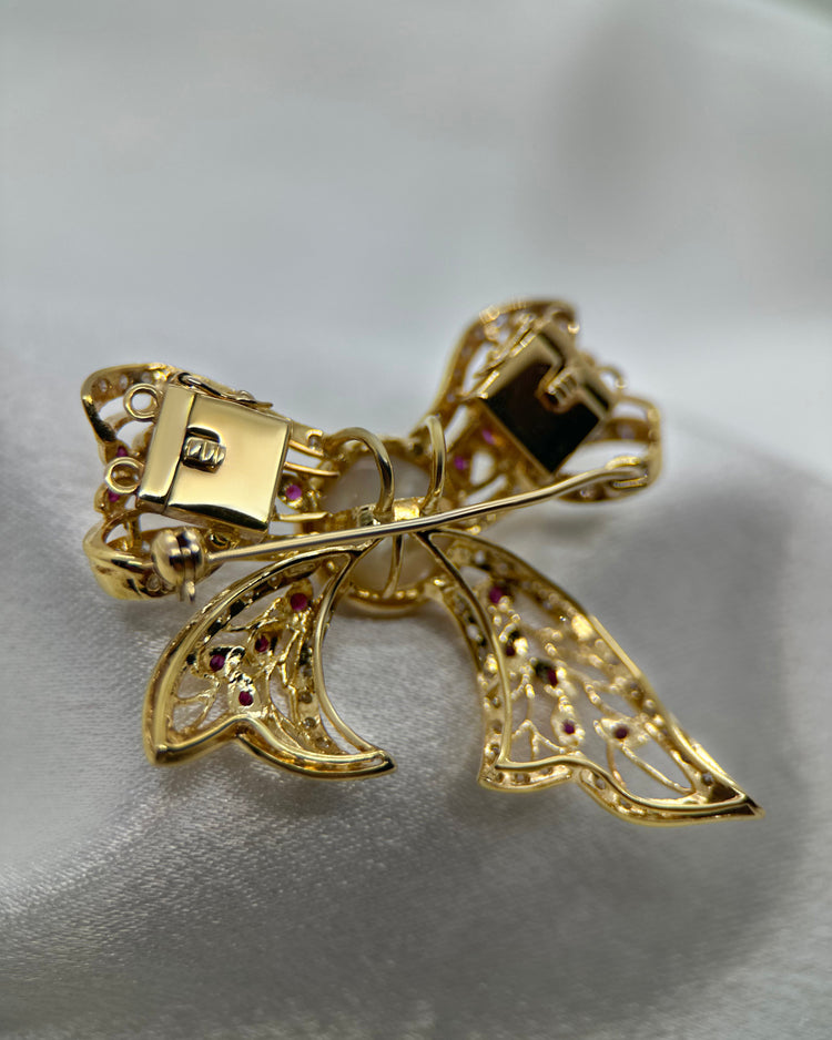 14K Guldhänge/Brosch med Mabépärla, Rubiner och Diamanter