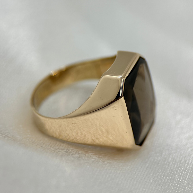 18K Ring med Rökkvarts Signettdesign - Ringstorlek 55 ½
