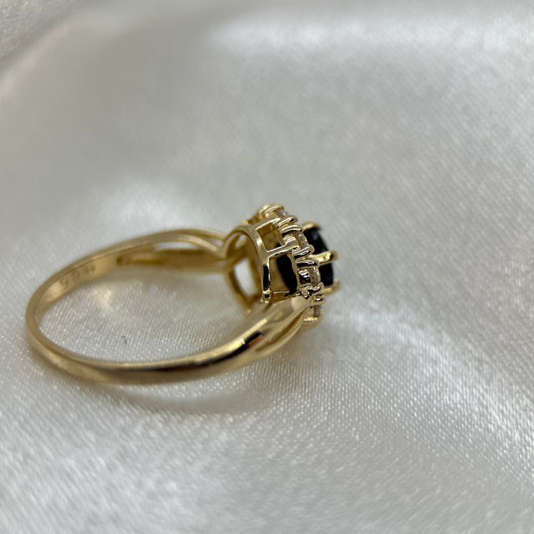 18K Safir ring i klusterdesign - Ringstorlek 55