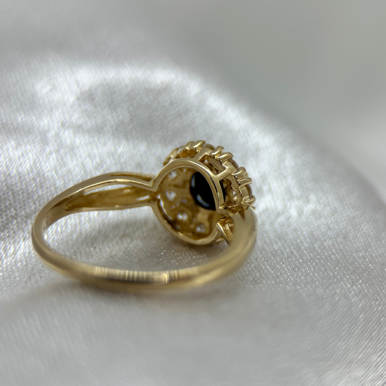 18K Safir ring i klusterdesign - Ringstorlek 55