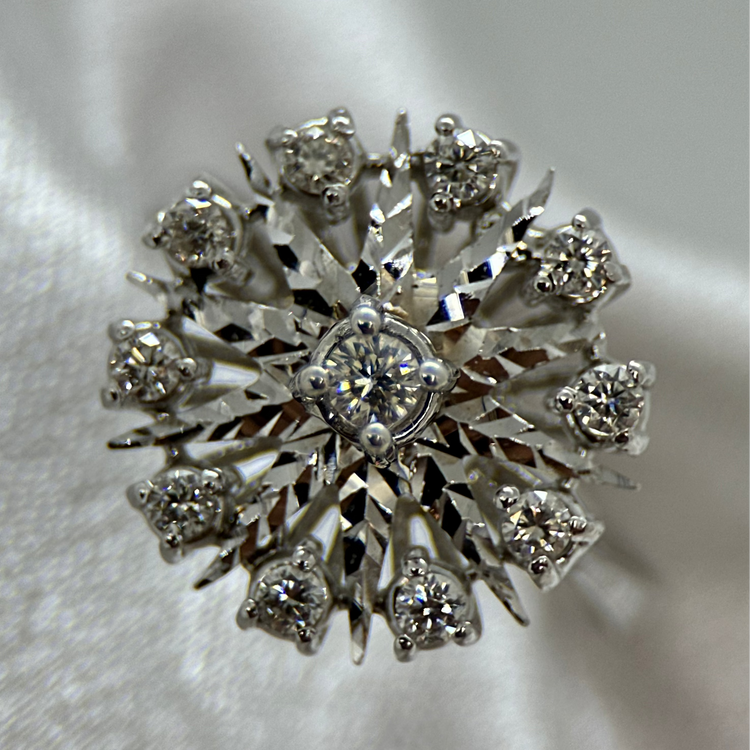 18K Diamantring i blomdesign 0,35 ct – Storlek 58