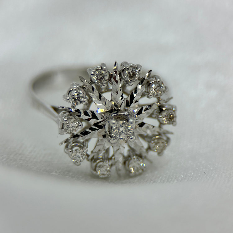 18K Diamantring i blomdesign 0,35 ct – Storlek 58