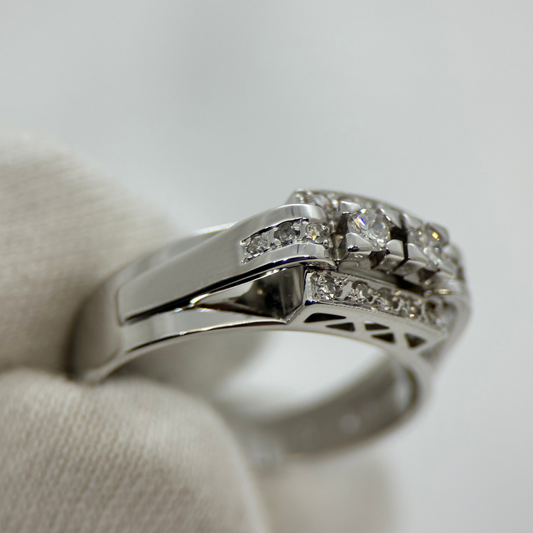 18K Diamantring i rektangulär design 6.4g - Ringstorlek 58