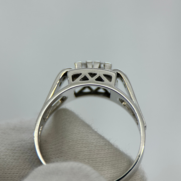 18K Diamantring i rektangulär design 6.4g - Ringstorlek 58