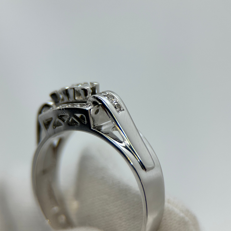 18K Diamantring i rektangulär design 6.4g - Ringstorlek 58