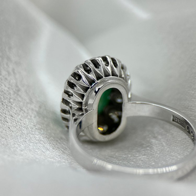 18K Smaragd och Diamantring 1976 - Storlek 54