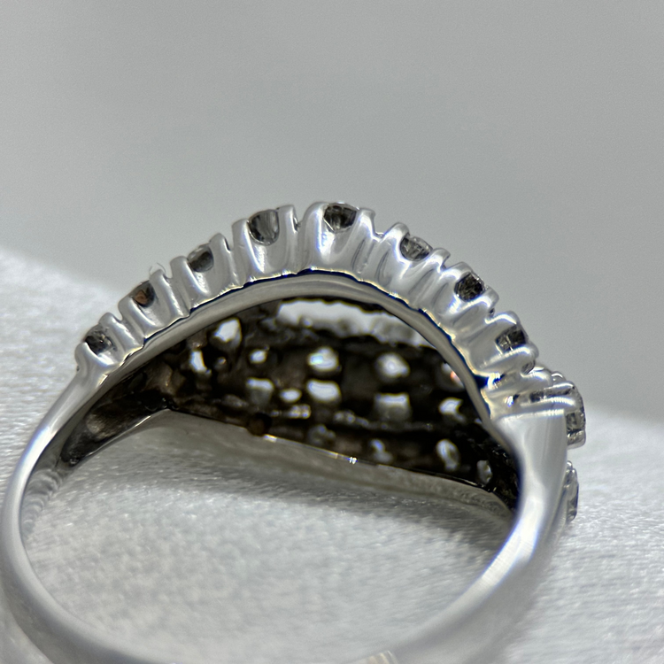 18K Diamantring i snirklig design 4.8g - Ringstorlek 55