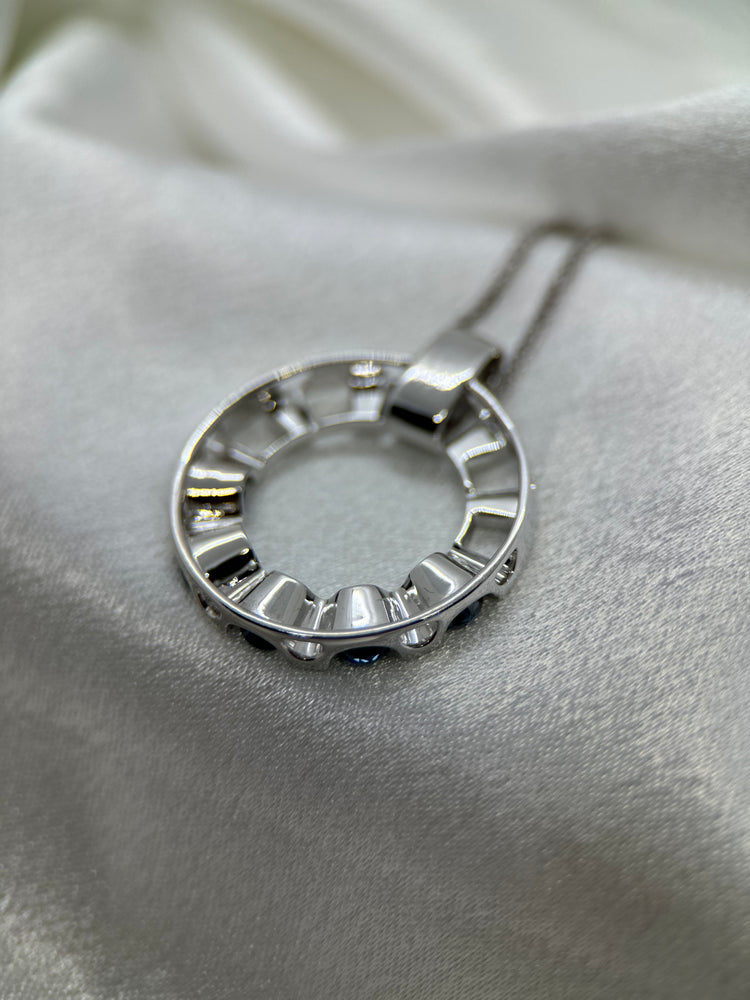 18K Halsband med Blå Spinell, Rubiner & Diamanter