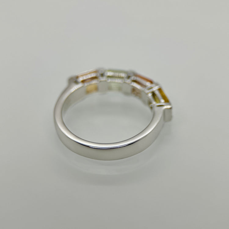 14K Vitguldsring med Flerfärgade Safirer & Diamanter