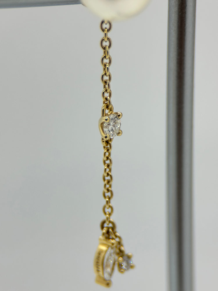 18K Akoya pärlörhängen med diamanter