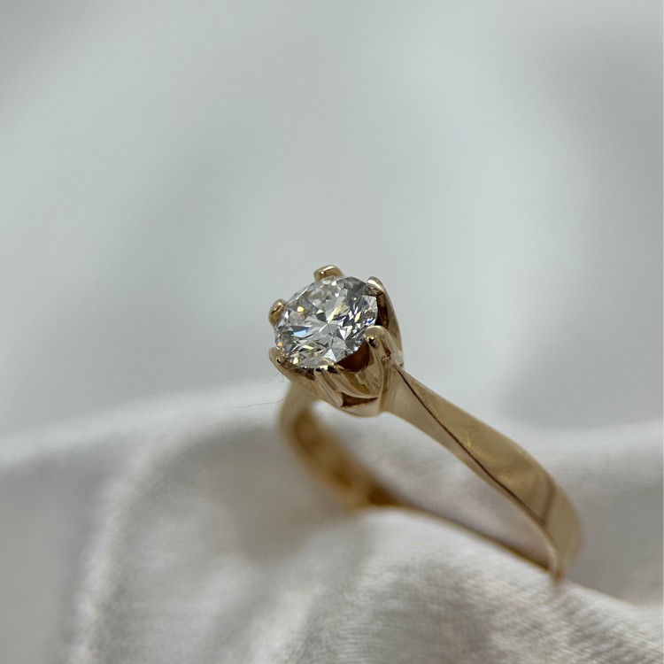 18K Solitärring från Jarl Sandin - 0,87 ct river färgat VVS ringstorlek 53