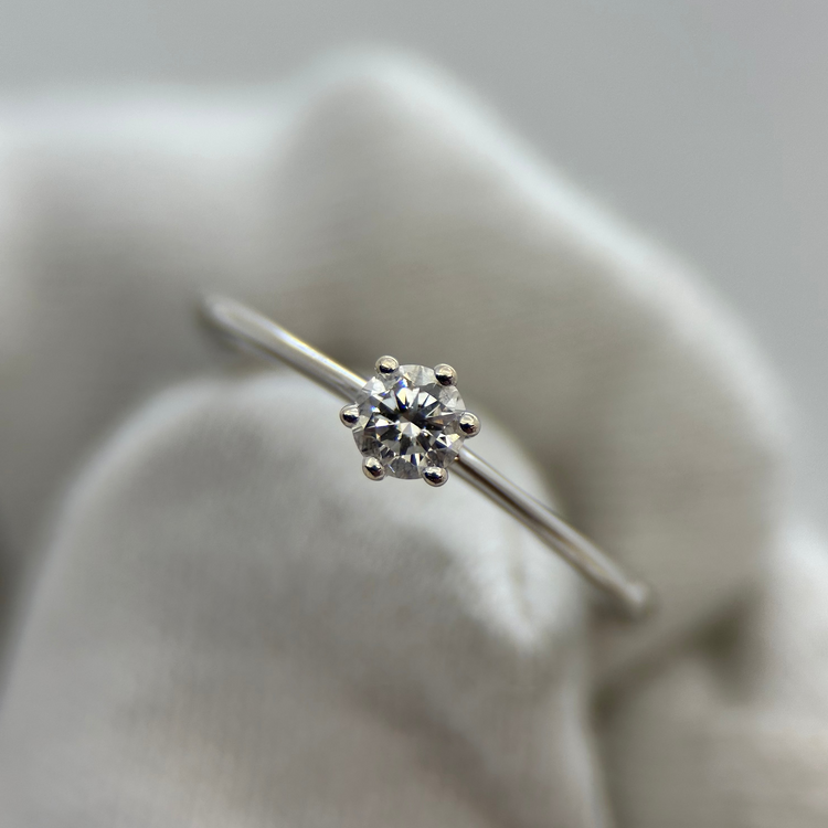 18K Solitärring – 0,20 ct storlek 50