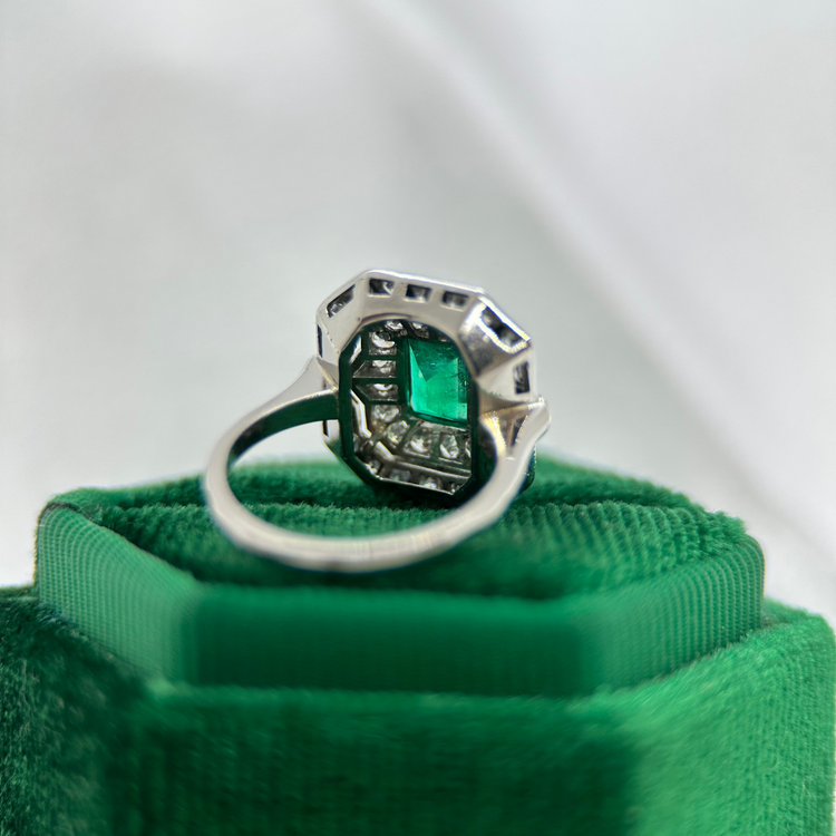 18K Smaragd & Diamantring i Vitguld – Art Deco