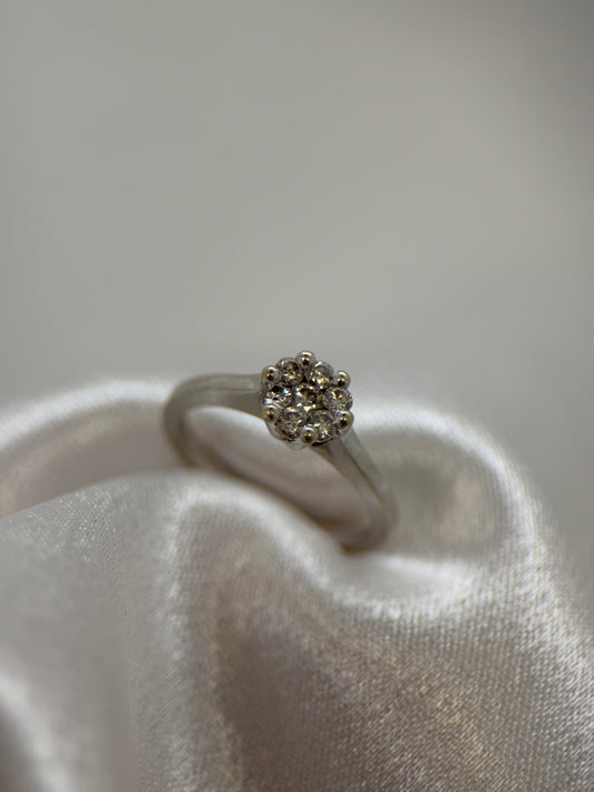 18K Diamantring i Klusterfattning – Storlek 51½