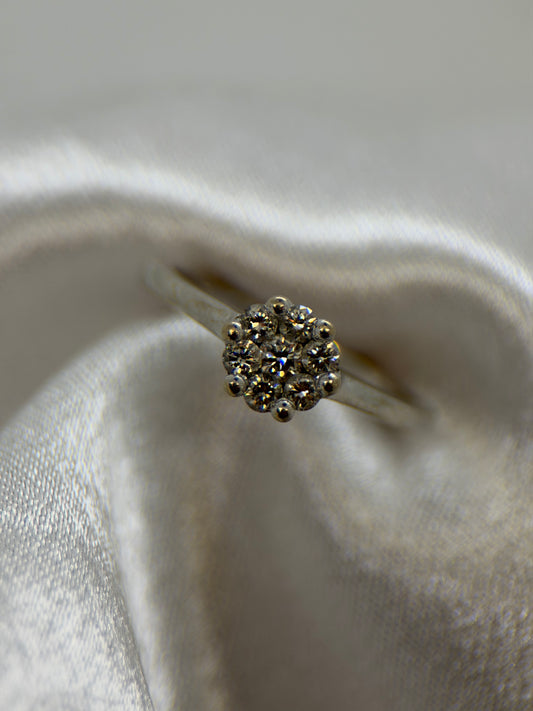 18K Diamantring i Klusterfattning – Storlek 51½