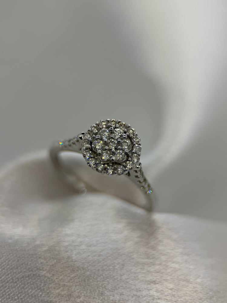 18K Diamantring Klusterdesign – Storlek 53.5