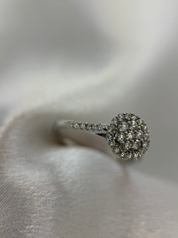 18K Diamantring Klusterdesign – Storlek 53.5