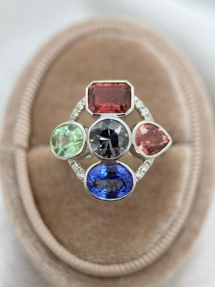 Klusterring i 18K Vitguld med Turmalin, Tanzanit & Diamanter