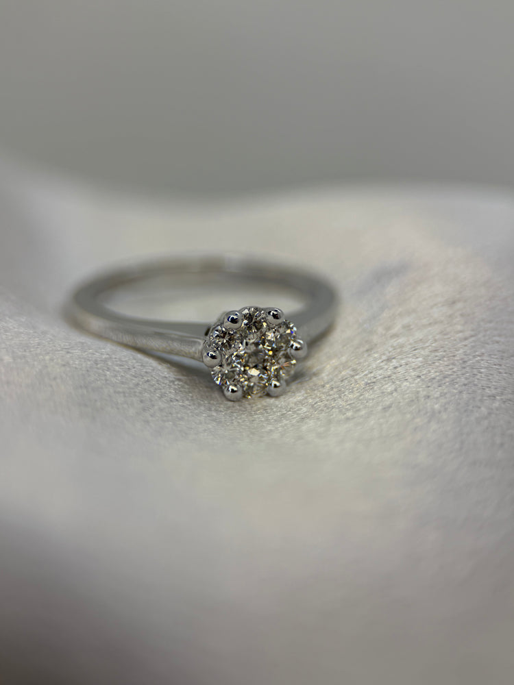 18K Diamantring i Klusterfattning – Storlek 51½