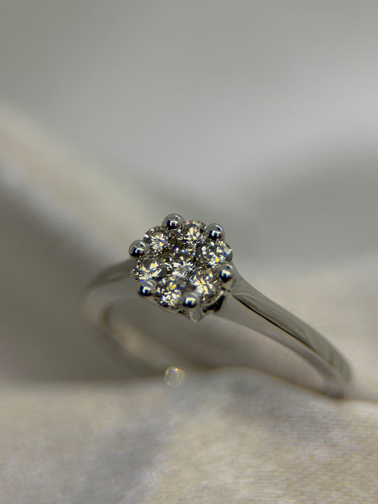 18K Diamantring i Klusterfattning – Storlek 51½