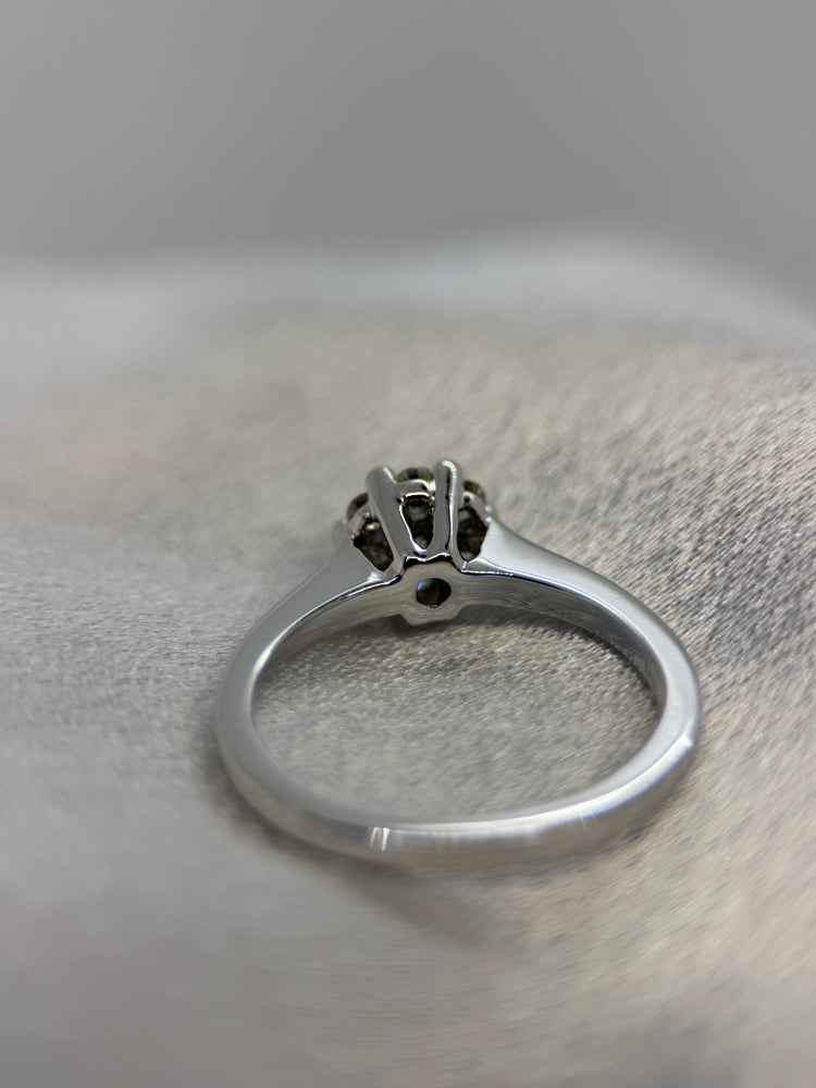 18K Diamantring i Klusterfattning – Storlek 51½