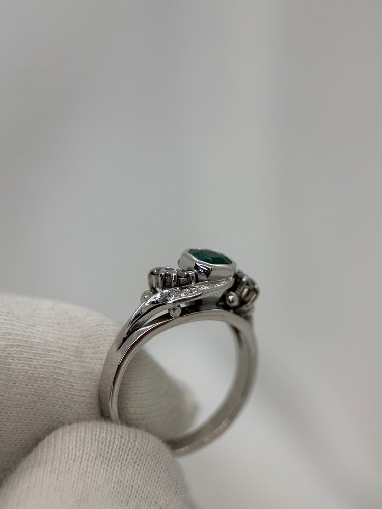 14K Smaragd- och Diamantring – Storlek 53.5